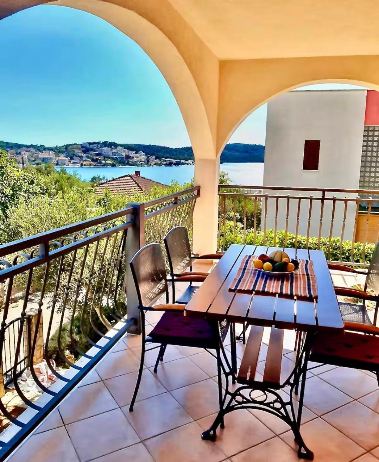Apartements Klarić Trogir Bagian luar foto
